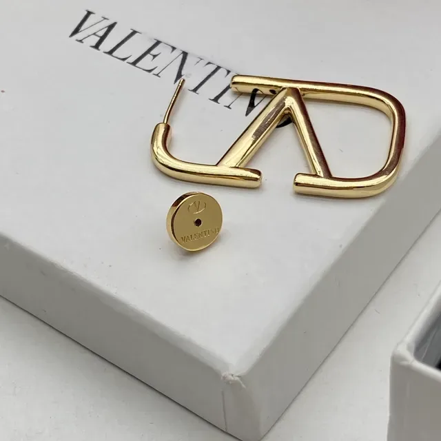 Valentino VLTN ওপেন-ফ্রেম V-শেপড স্টাড ইয়াররিংস 2
