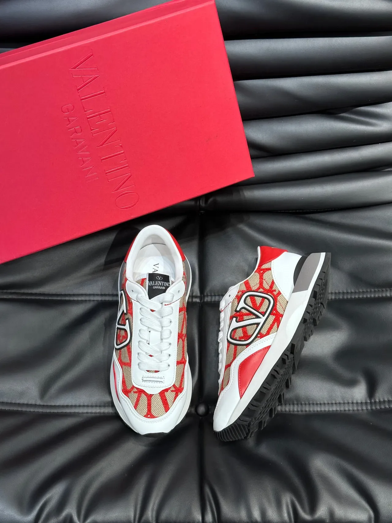 Valentino VLTN Runner Vermelho Branco Bege Tênis Lifestyle 3
