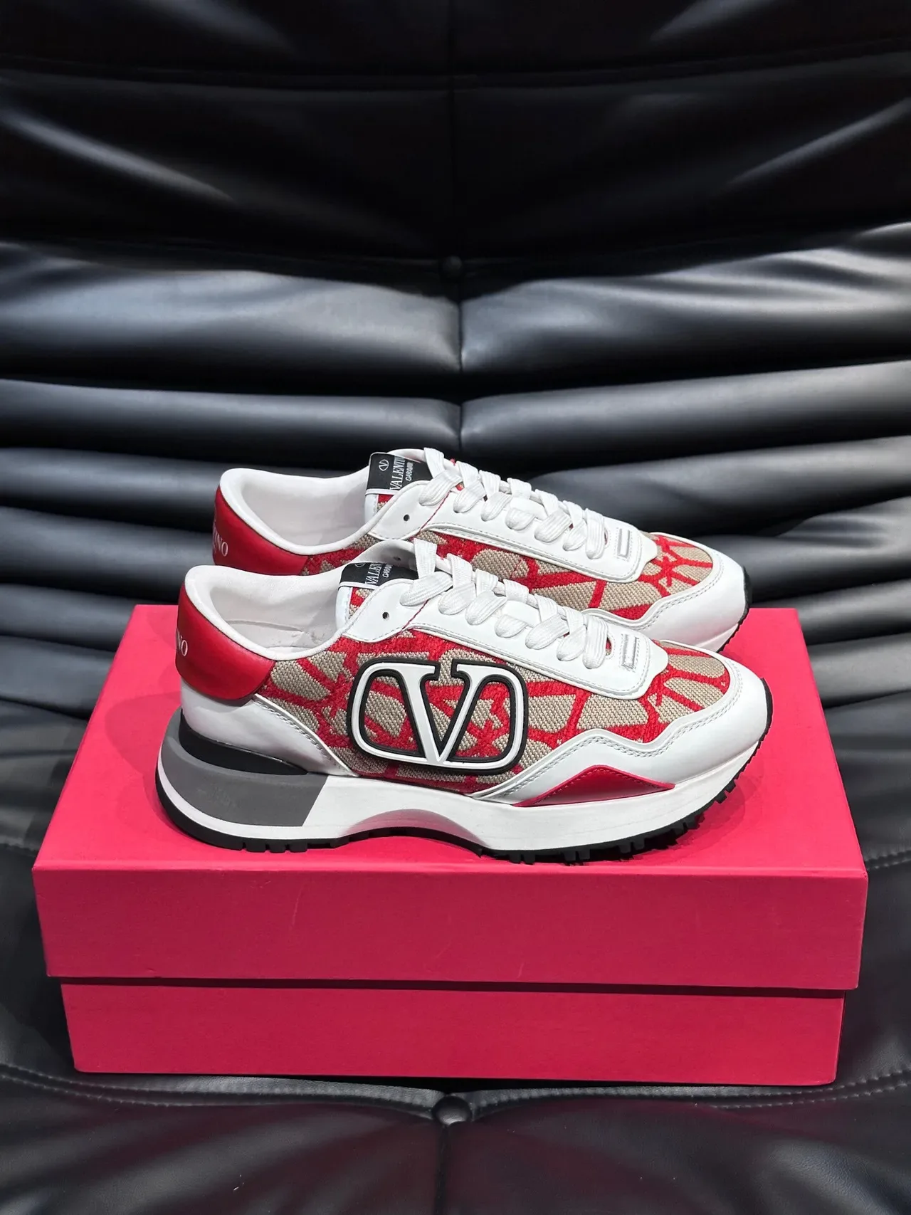Valentino VLTN Runner Vermelho Branco Bege Tênis Lifestyle 4