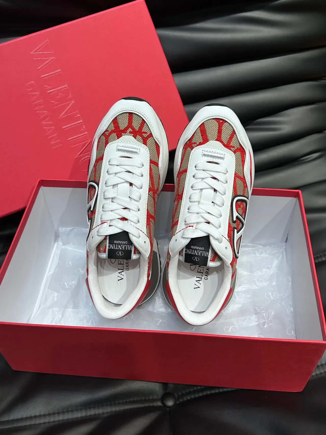 Valentino VLTN Runner Vermelho Branco Bege Tênis Lifestyle 5