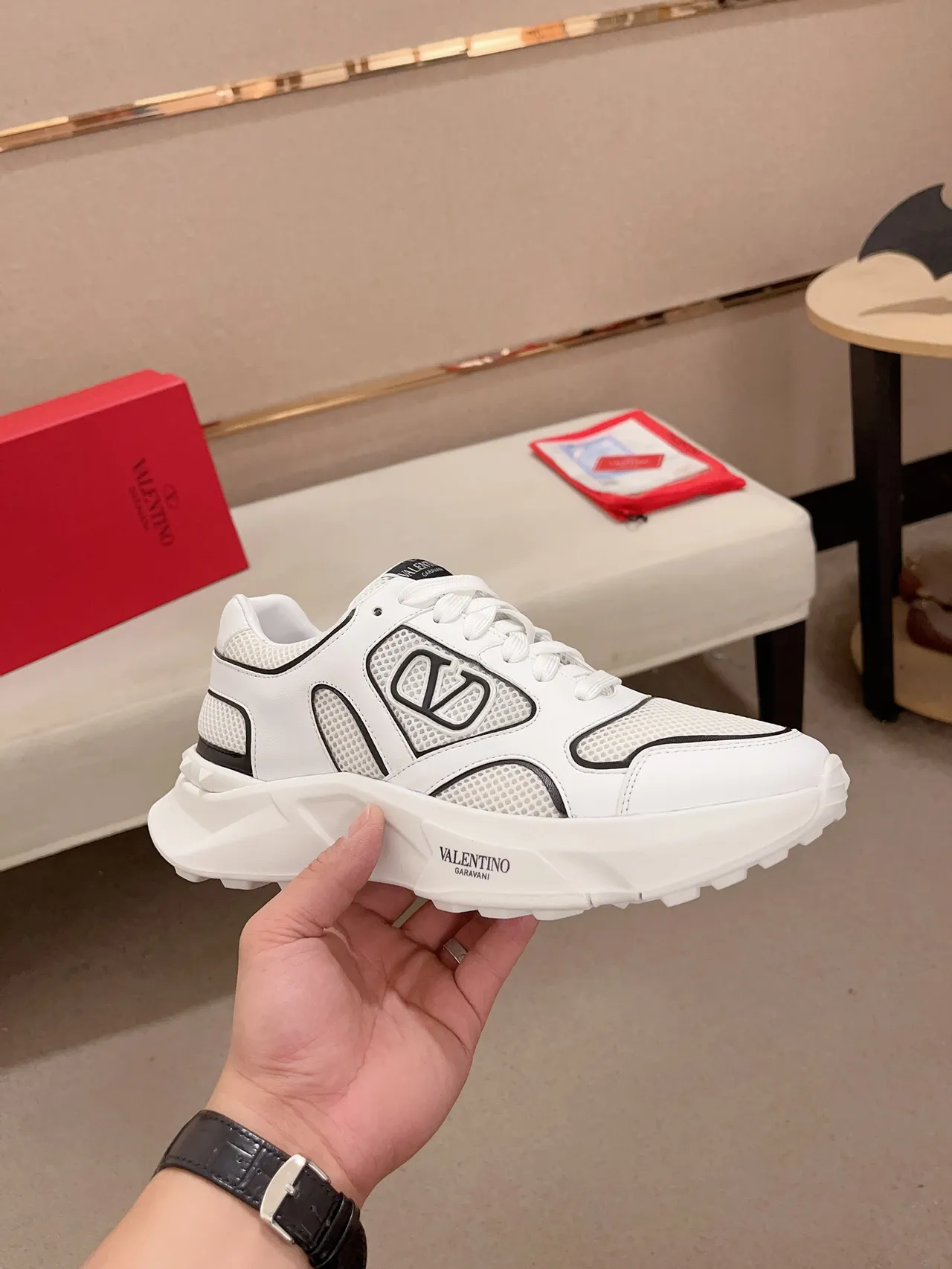 Valentino VLTN Branco Preto Malha E Couro Superior Sobreposição De Logotipo Tênis Lifestyle 4