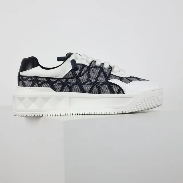 Valentino White Navy Geometric Midsole Monogrammed Textile Upper Lifestyle Sneakers 7