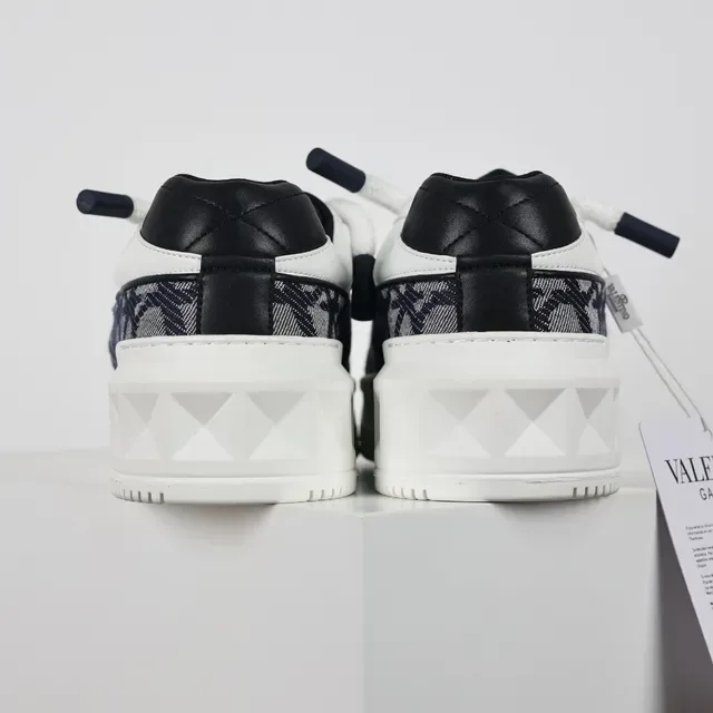 Valentino White Navy Geometric Midsole Monogrammed Textile Upper Lifestyle Sneakers 8