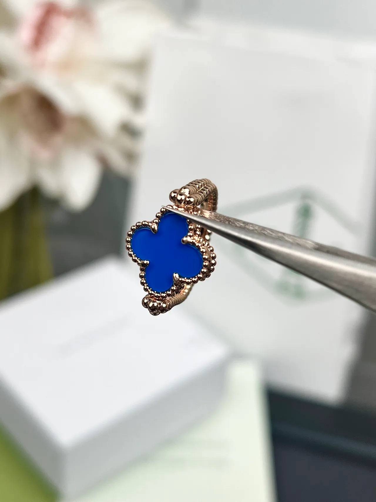 Van Cleef & Arpels Alhambra خاتم إنليت أزرق ذهب وردي 3