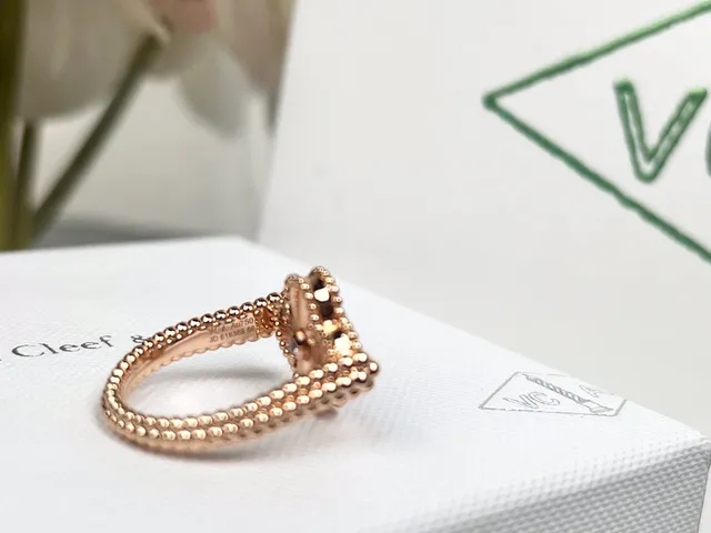 Van Cleef & Arpels Alhambra خاتم إنليت أزرق ذهب وردي 5