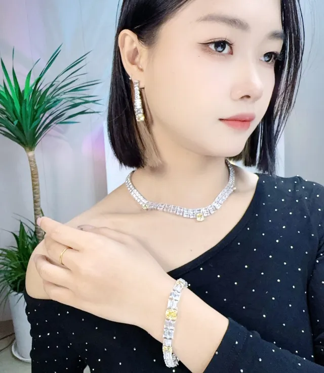 Van Cleef & Arpels White Yellow Multi-Row Choker Baguette-and-Round Brilliant Setting Necklace 6