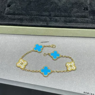 Van Cleef & Arpels Alhambra Five Motif 绿松石和Pavé钻石手链