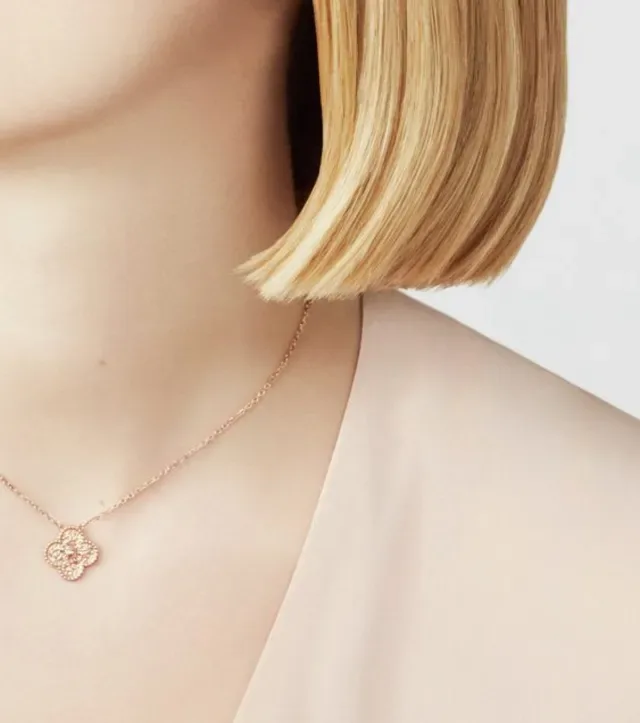 Van Cleef & Arpels Alhambra Collier pendentif Trèfle à quatre feuilles 9