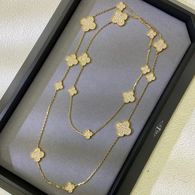 Van Cleef & Arpels Alhambra Pavé Four-Leaf Clover Motif হার 3