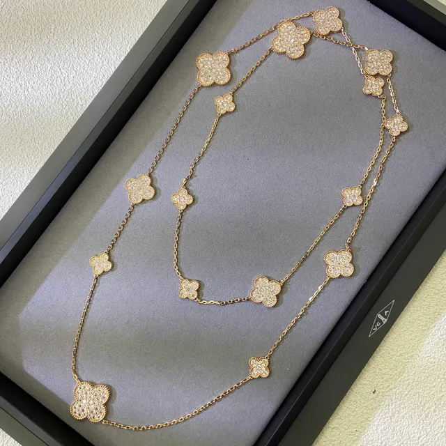 Van Cleef & Arpels Alhambra Pavé Four-Leaf Clover Motif হার 4