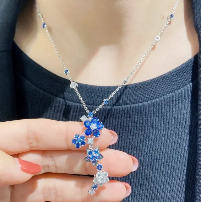 Van Cleef & Arpels Floral Cascade Collier en Saphir et Diamant 7