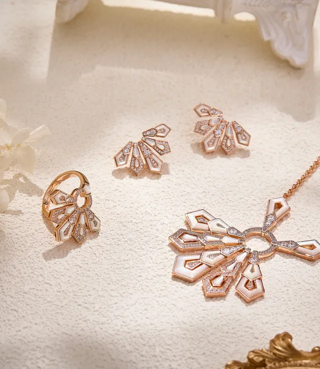 Van Cleef & Arpels Frivole مروحة هندسية من اللؤلؤ والماس 3