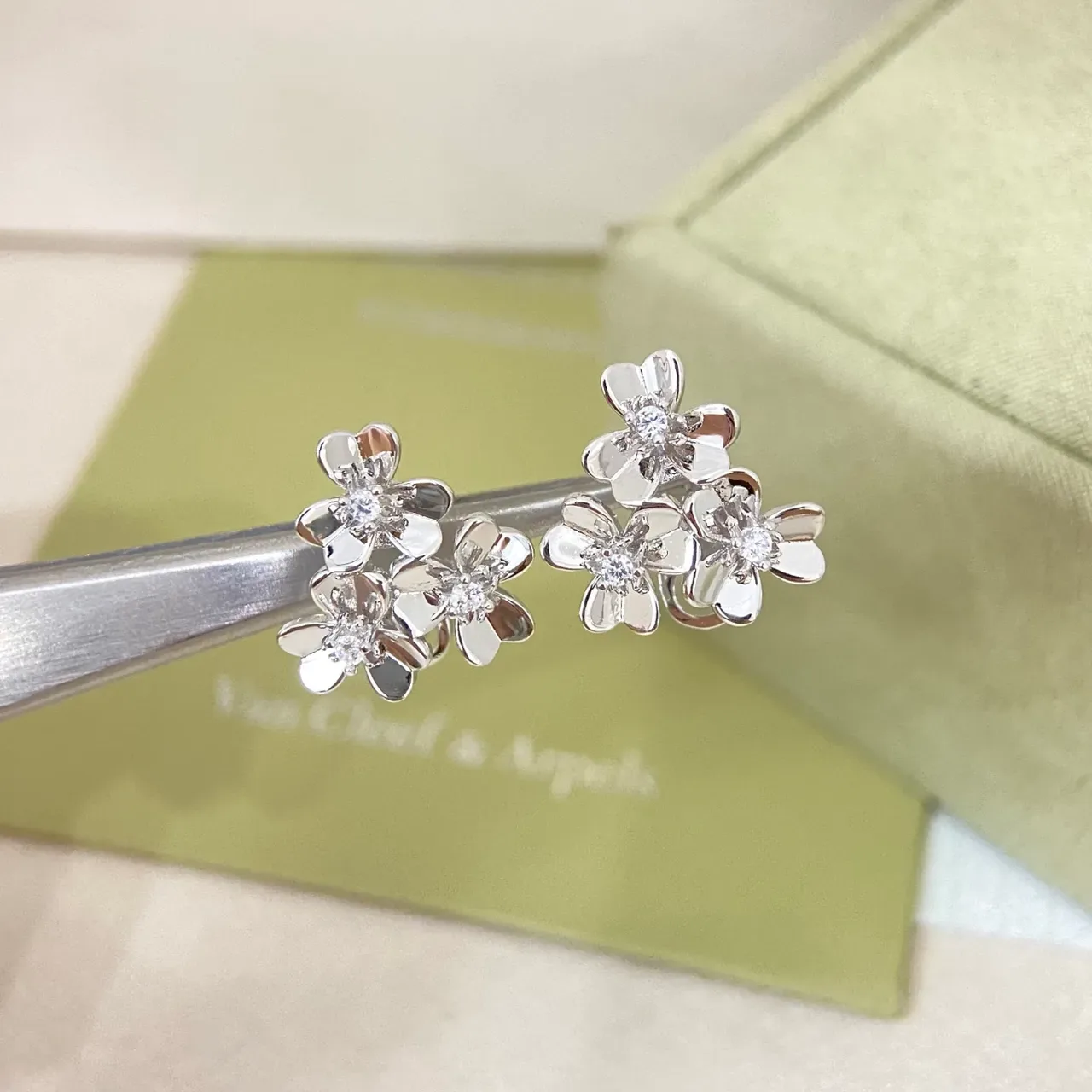 Van Cleef & Arpels Gold Silver Floral Cluster Five-Petal Blossoms Earrings 2