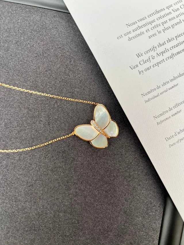 Van Cleef & Arpels Papillon 蝴蝶欧泊和钻石项链 2