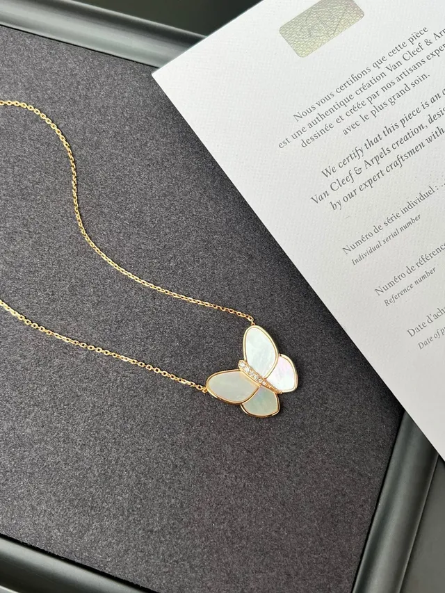 Van Cleef & Arpels Papillon 蝴蝶欧泊和钻石项链 6
