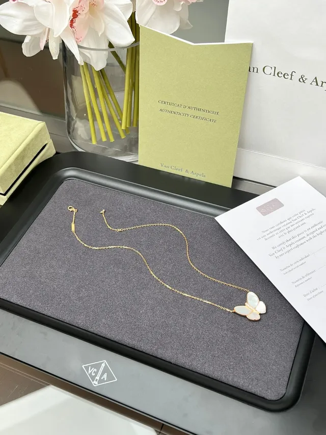 Van Cleef & Arpels Papillon 蝴蝶欧泊和钻石项链 7