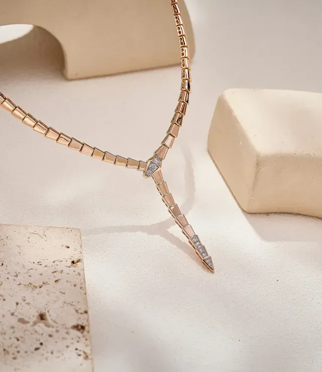 Van Cleef & Arpels Serpent Bohème Collar de Diamantes Pavé en Oro Rosa 6