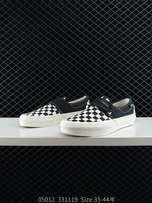 Vans Slip-On أحذية تزلج أسود وأبيض بنمط الشطرنج 2