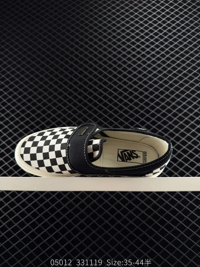 Vans Slip-On أحذية تزلج أسود وأبيض بنمط الشطرنج 4