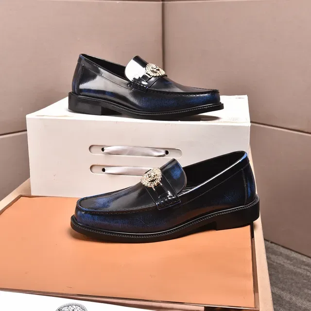 Versace Black Gold High-Gloss Patent Leather Medusa Medallion Buckle Loafer 8