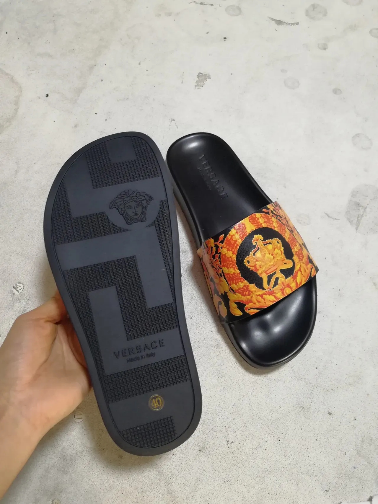 Versace Noir Multicolore Semelle en Caoutchouc Moulée Bold Imprimé Bride Sandales 3