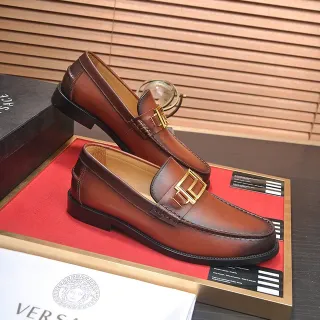 Versace Chain Reaction ब्राउन लेदर बकल लोफर्स