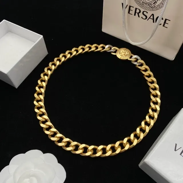 Versace Chain Reaction सोना और चांदी का कर्ब चेन नेकलेस 4