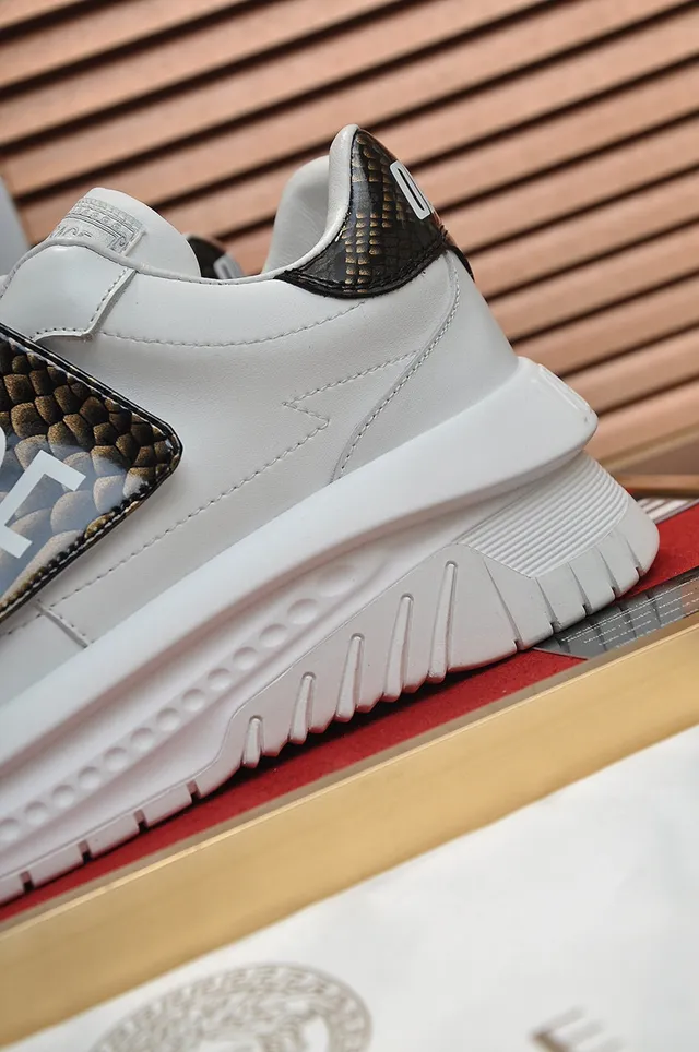 Versace Chain Reaction Sneakers Chunky Blanches en Peau de Serpent avec Sangle 2