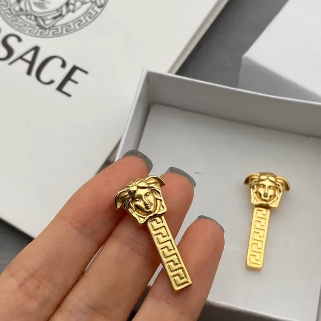 Versace Medusa Gold-Tone Greca Key Drop कानों की चूड़ियाँ 3