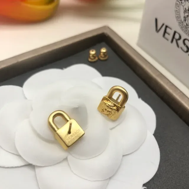 Versace Medusa Lock Brincos Stud em tom dourado 2