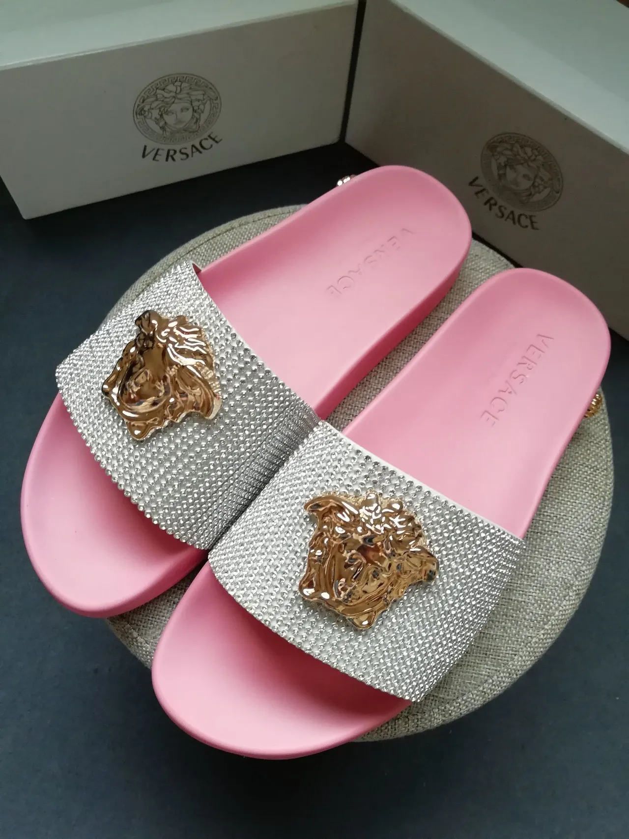 Versace Medusa Slide 粉色水晶鞋带拖鞋 2