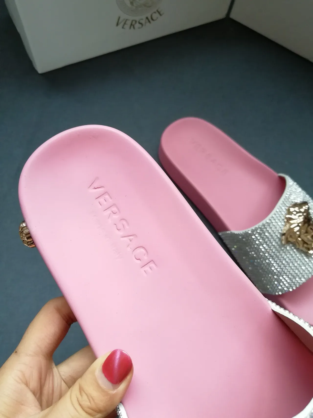 Versace Medusa Slide 粉色水晶鞋带拖鞋 3