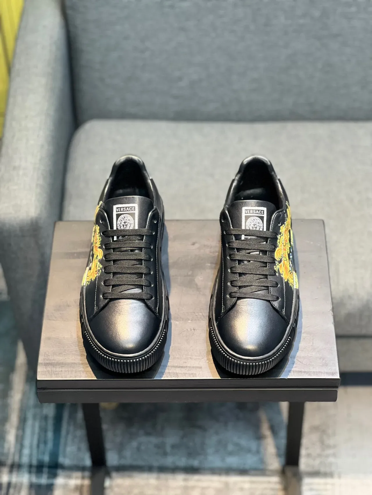 Versace Odissea Sneakers Plataforma Negro Cuero Gráfico Ornado Estilo de Vida 7