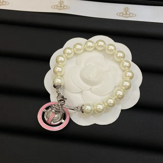 Vivienne Westwood Orb Bracelet Beige Pink Pearl-Strand Charm Bracelet 3