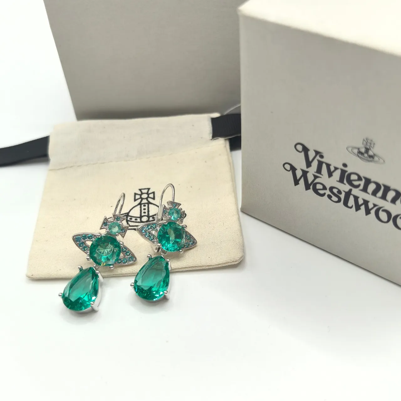 Vivienne Westwood Orb Collection أخضر فضي نقش حجر مقصوص أقراط 4