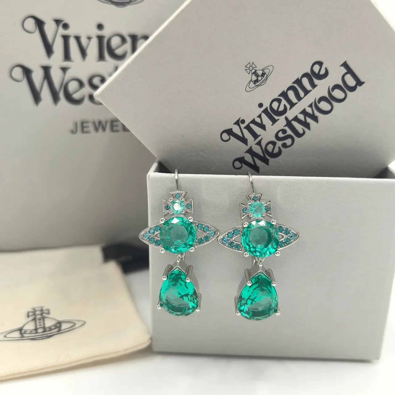 Vivienne Westwood Orb Collection أخضر فضي نقش حجر مقصوص أقراط 5