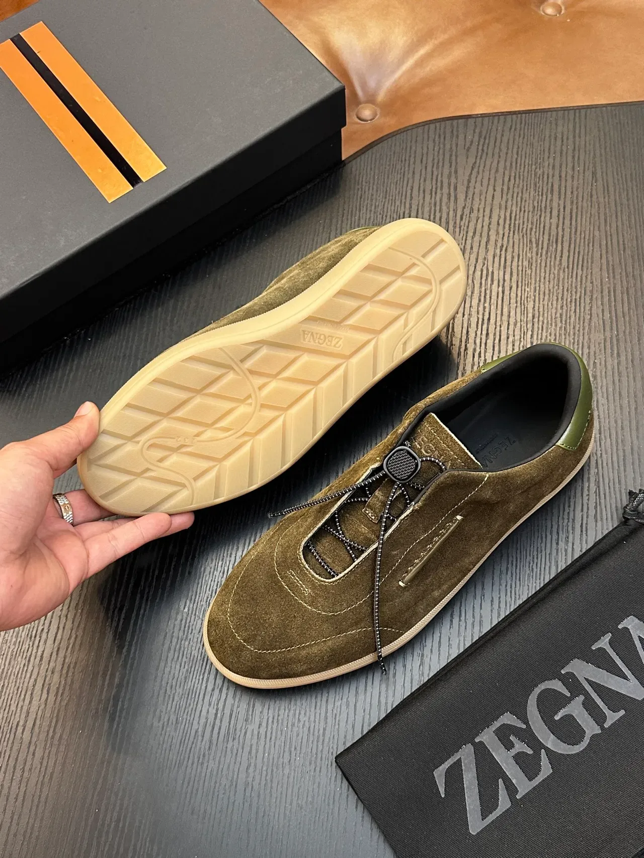 Zegna অলিভ গ্রিন সুয়েড জিপার স্লিপ-অন লাইফস্টাইল স্নিকার 2