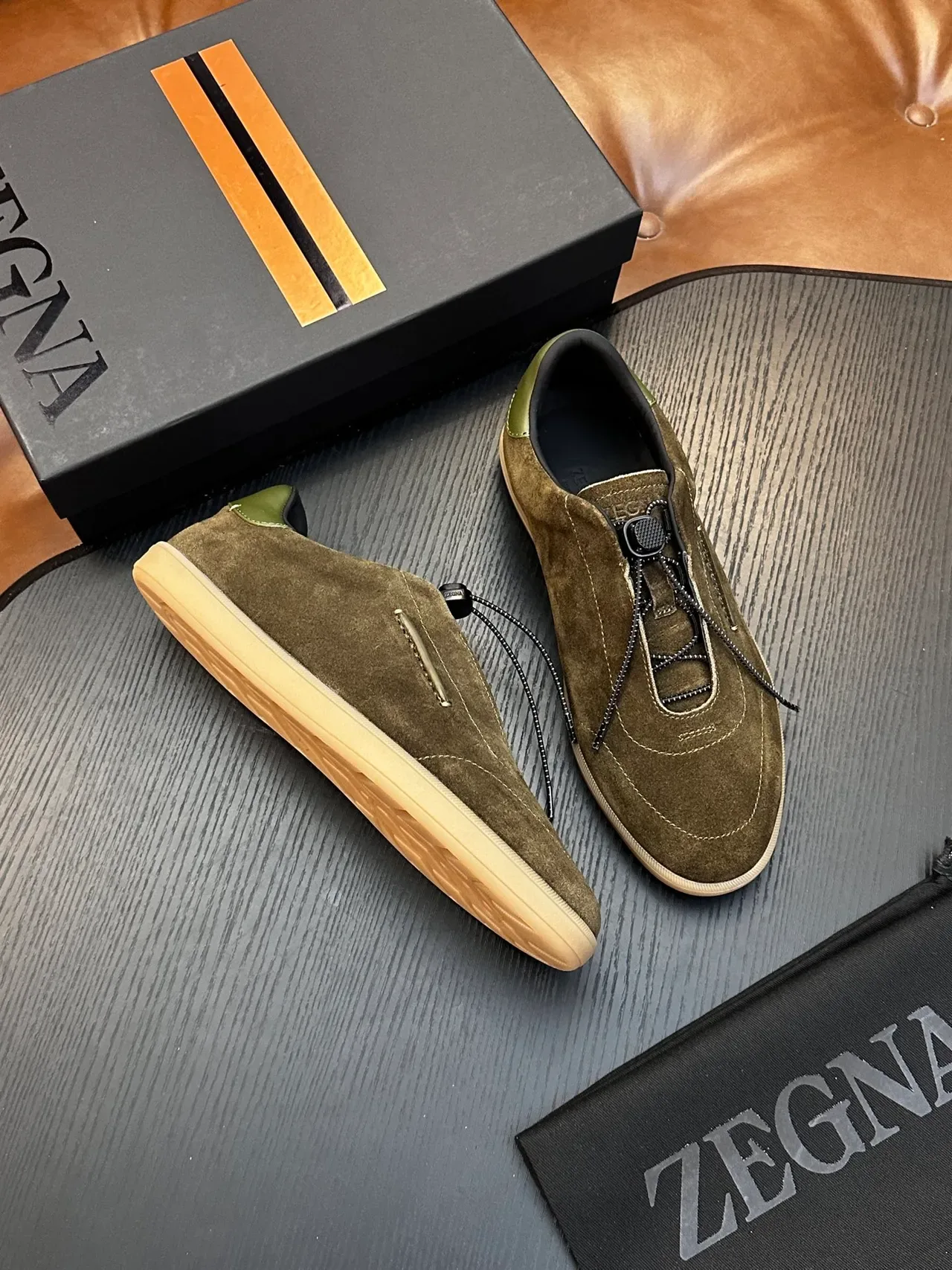 Zegna অলিভ গ্রিন সুয়েড জিপার স্লিপ-অন লাইফস্টাইল স্নিকার 5