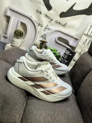Adidas Adizero Lightstrike Pro Tênis Lifestyle Off-White e Metallic Bronze 3