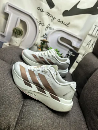 Adidas Adizero Lightstrike Pro Tênis Lifestyle Off-White e Metallic Bronze 5