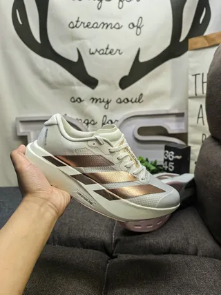 Adidas Adizero Lightstrike Pro Tênis Lifestyle Off-White e Metallic Bronze 7