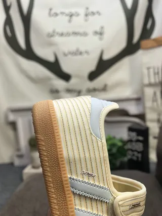 Adidas Beige Marrón Mary Jane sin cordones con tiras de piel de ante Lifestyle Sneakers 3