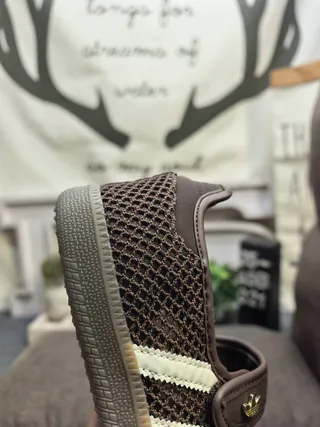 Adidas Beige Marrón Mary Jane sin cordones con tiras de piel de ante Lifestyle Sneakers 23