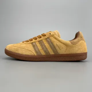 Adidas حذاء رياضي كاجوال بيج وبني علوى سويدي لوحة جانبية ثلاث شرائط