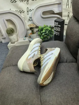Adidas 米色白色低帮网布合成鞋面跑步鞋 6