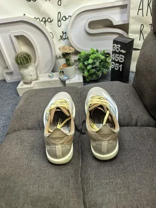 Adidas 米色白色低帮网布合成鞋面跑步鞋 8