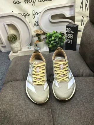 Adidas 米色白色低帮网布合成鞋面跑步鞋 10