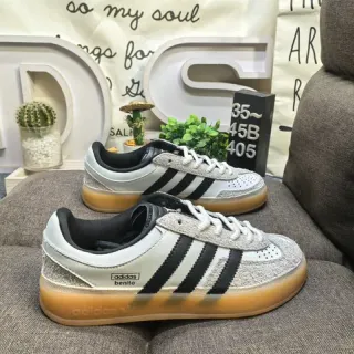Adidas Benito أبيض وأسود سويد لايف ستايل سنيكرز