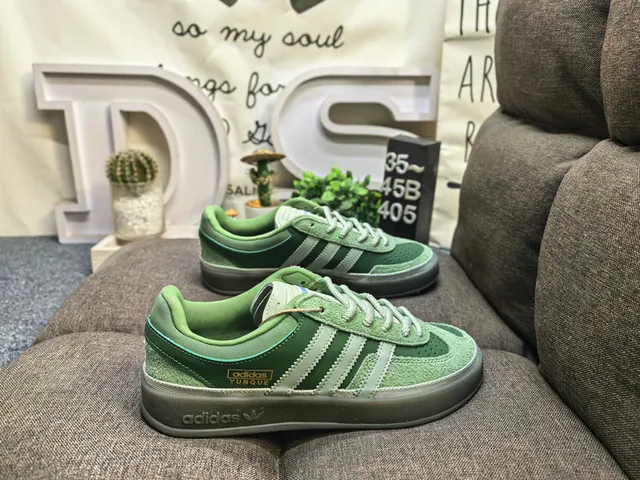 Adidas Benito Branco e Preto de Camurça Tênis Lifestyle 21