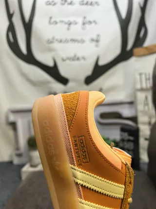 Adidas Benito Branco e Preto de Camurça Tênis Lifestyle 23
